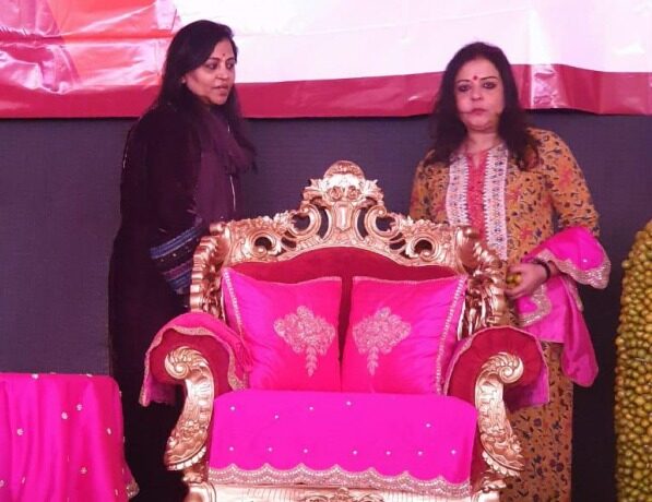 Astro Richa honoured at an award ceremony
